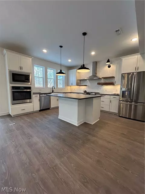 Kitchen - 280 N Lighthouse Oval NW, Marblehead, OH 43440 photo 1 of 1