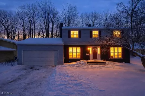 29819 Sutton Dr, North Olmsted, OH 44070