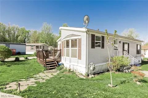 6610 Lear Nagle Rd #33, North Ridgeville, OH 44039