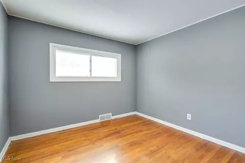 6490 Grosse Dr, Brook Park, OH 44142 photo 19