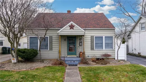 223 Madison Ave, Cuyahoga Falls, OH 44221