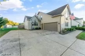 2319 Hunters Rdg, Boardman, OH 44512 photo 3