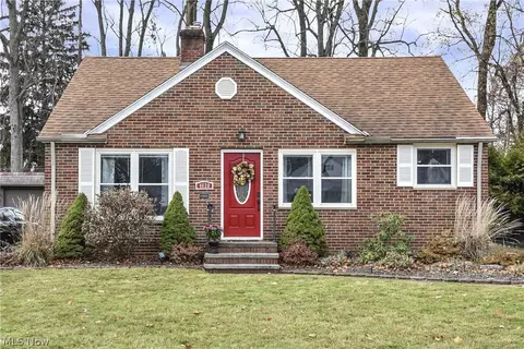 4620 W 227th St, Fairview Park, OH 44126