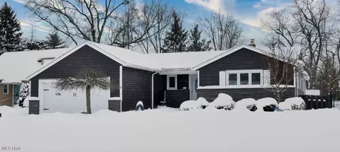 5156 Thornbury Rd, Lyndhurst, OH 44124