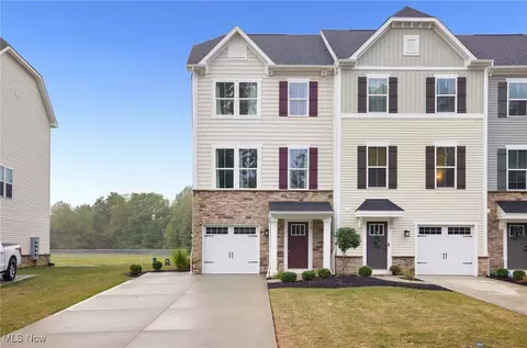 316 E Reno Dr, Louisville, OH 44641