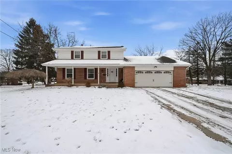 762 Summit Cir SE, North Canton, OH 44720