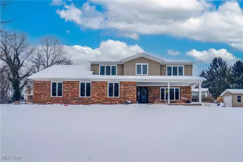1353 Berkshire Rd, Stow, OH 44224