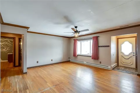 398 Crestview Ave, Akron, OH 44320 photo 6