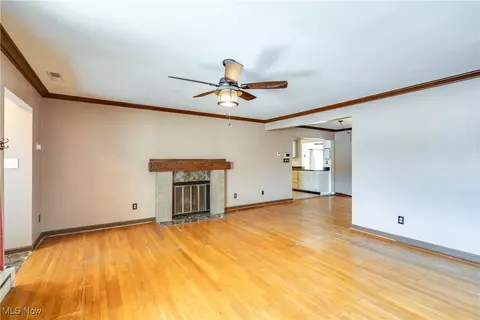 398 Crestview Ave, Akron, OH 44320 photo 4