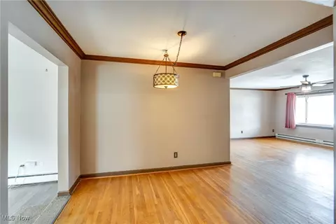 398 Crestview Ave, Akron, OH 44320 photo 10