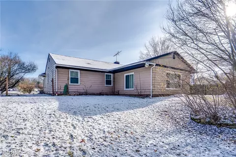 398 Crestview Ave, Akron, OH 44320 photo 40