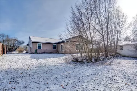 398 Crestview Ave, Akron, OH 44320 photo 41