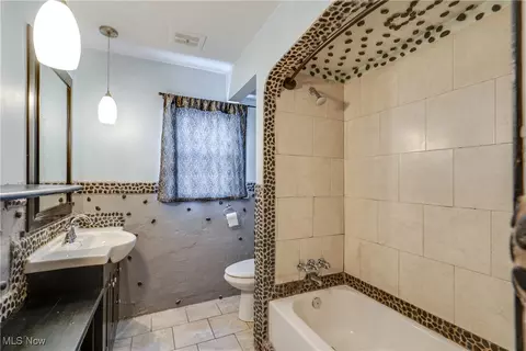 398 Crestview Ave, Akron, OH 44320 photo 24