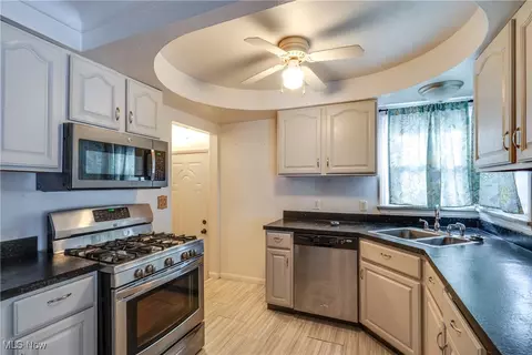 398 Crestview Ave, Akron, OH 44320 photo 13