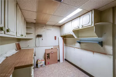 398 Crestview Ave, Akron, OH 44320 photo 37