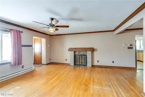 398 Crestview Ave, Akron, OH 44320 photo 5