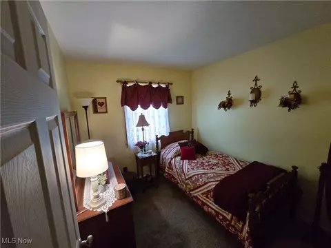 Bedroom - 9155 Linden Cir, Windham, OH 44288 photo 3 of 4