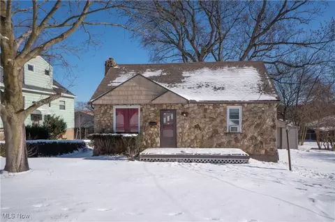 295 High Grove Blvd, Akron, OH 44312