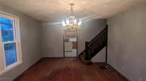 Entry Way - 1307 W 9th St, Ashtabula, OH 44004 photo 6 of 6