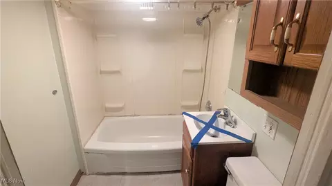 Bath - 1307 W 9th St, Ashtabula, OH 44004 photo 1 of 1
