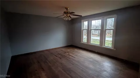 Living - 1307 W 9th St, Ashtabula, OH 44004 photo 2 of 3
