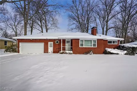 3849 Southwood Dr SE, Warren, OH 44484