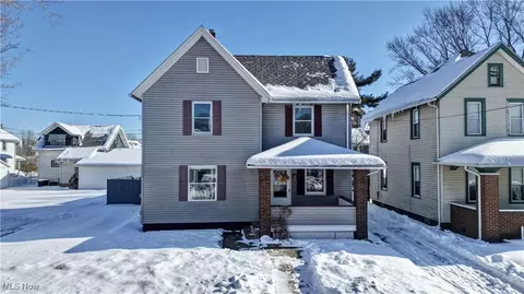 320 9th St SW, Massillon, OH 44647