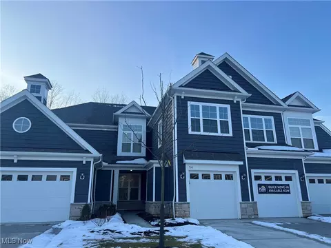 510 Port Side Dr, Avon Lake, OH 44012