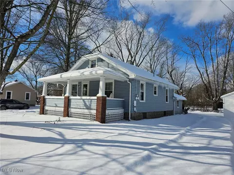 4977 Damon Ave NW, Warren, OH 44483