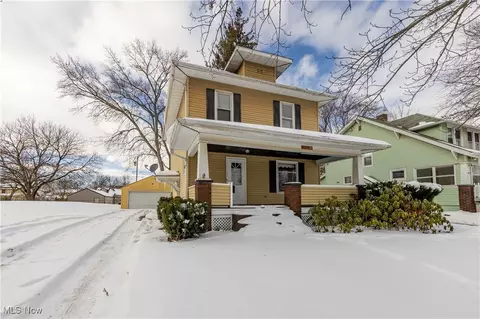 1116 Adelaide Ave SE, Warren, OH 44484