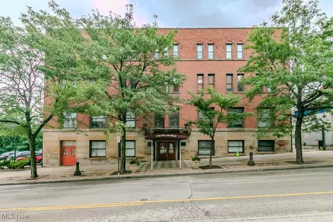 1133 W 9th St #120, Cleveland, OH 44113