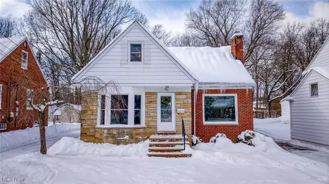1324 Dorsh Rd, Cleveland, OH 44121