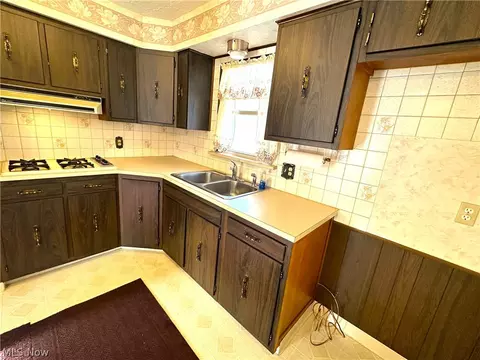 38345 Aurora Rd, Solon, OH 44139 photo 3
