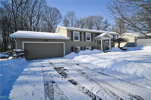 4147 Baymar Dr, Youngstown, OH 44511
