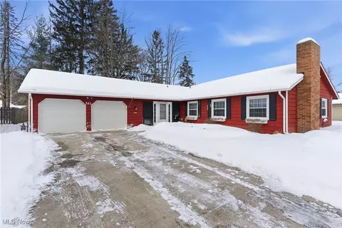 561 Brigton Dr, Berea, OH 44017