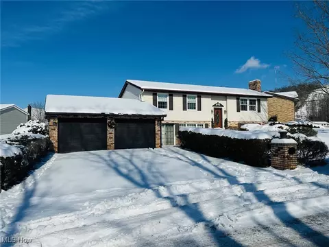 64682 Beth Dr, Bellaire, OH 43906