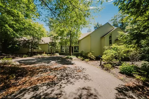 999 Chestnut Run, Gates Mills, OH 44040