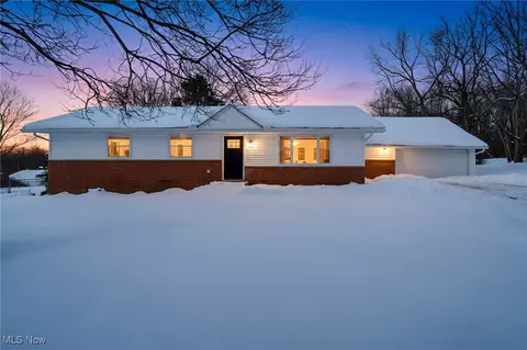 9021 Billings Rd, Kirtland, OH 44094