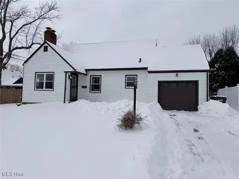 1615 Fairview Pl, Alliance, OH 44601