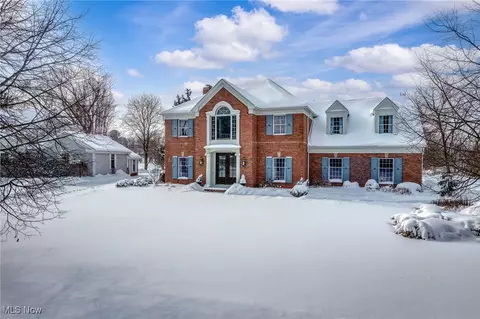 42 Fox Trace Ln, Hudson, OH 44236