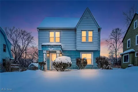 123 Ellenwood Ave, Bedford, OH 44146