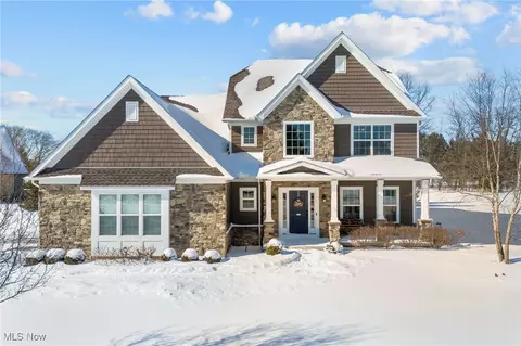 6240 Highland Green Dr, Medina, OH 44256