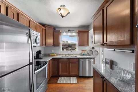 Kitchen - 1177 Moneta Ave, Aurora, OH 44202 photo 1 of 2