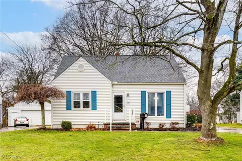 640 E Lake Ave, Barberton, OH 44203