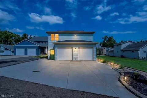 664 Pine Dr, Lake Milton, OH 44429