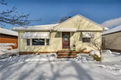 395 E 309th St, Willowick, OH 44095