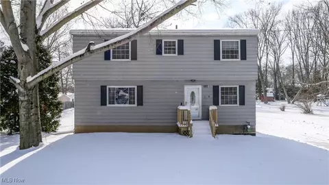 2144 Echo Rd, Stow, OH 44224
