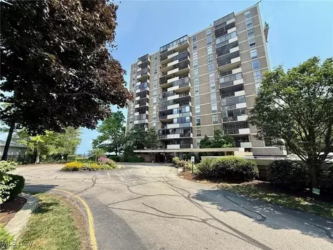 25801 Lake Shore Blvd #25, Euclid, OH 44132