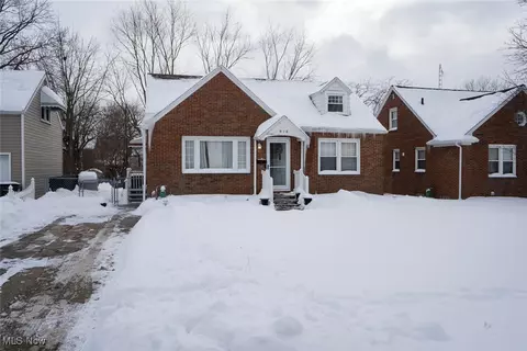 910 Milford St NE, Canton, OH 44714