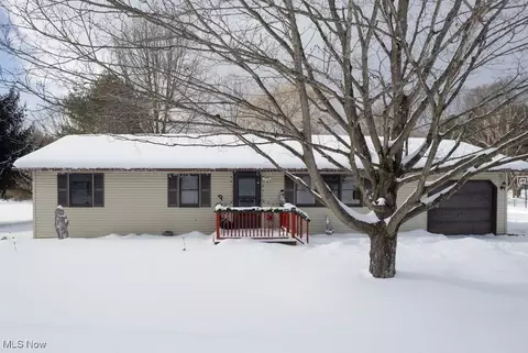 11789 Mills Rd, Garrettsville, OH 44231